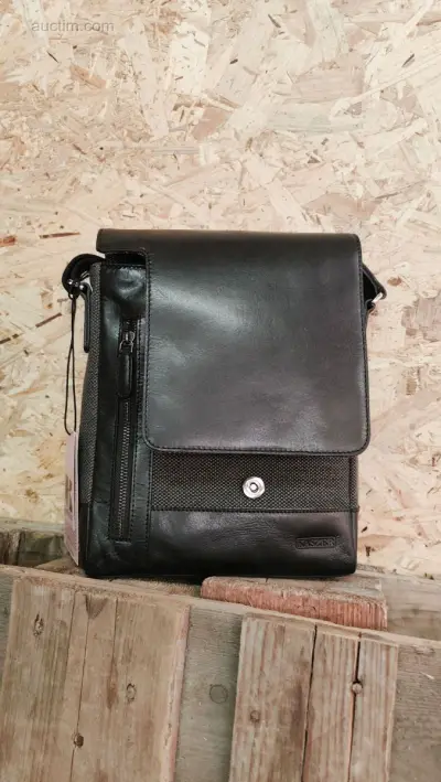 leder tas – kavel bij Auctim, Balen