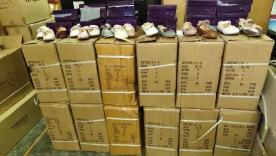 (288x) partij kinderschoenen – kavel bij Auctim, Balen