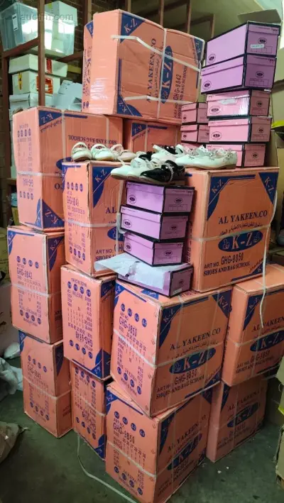 (300x) partij kinderschoenen – kavel bij Auctim, Balen