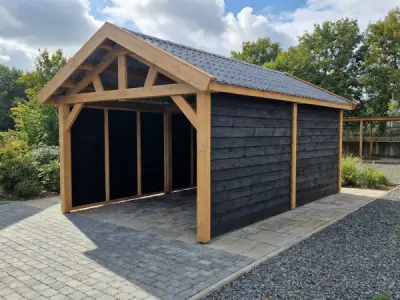 Klassieke garage met zadeldak 1240x410x340 cm – kavel bij XL Auctions