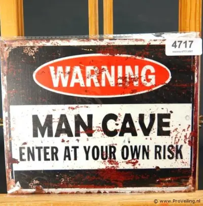 Metalen bord man cave – kavel bij ProVeiling