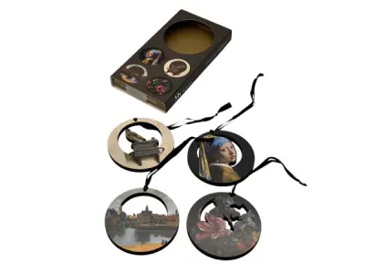 Mauritshuis | Elegante Set van 4 Houten Kunstornamenten – kavel bij XL Auctions