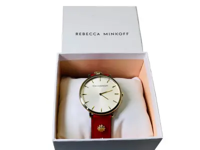 Rebecca Minkoff | Gold Tone & Red Leather – kavel bij XL Auctions