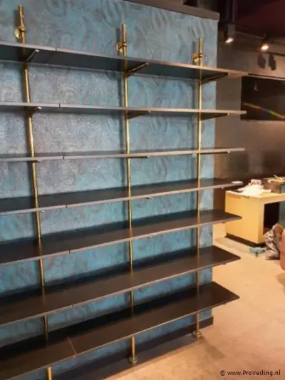Wandgemonteerde stelling – kavel bij ProVeiling, Rotterdam