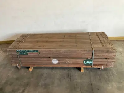 20x Azobé hardhouten tuinpaal gepunt 300x7x7 cm – kavel bij XL Auctions