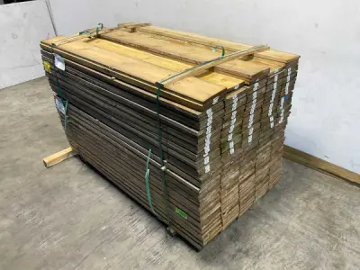 100x Grenen plank geschaafd 180x20x2cm – kavel bij XL Auctions