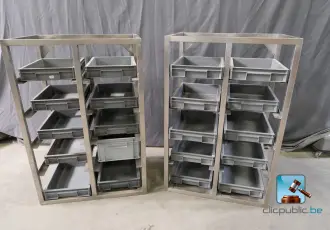 Lot d'étagères inox – kavel bij Clicpublic