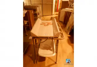 Table à langer avec baignoire – kavel bij Clicpublic