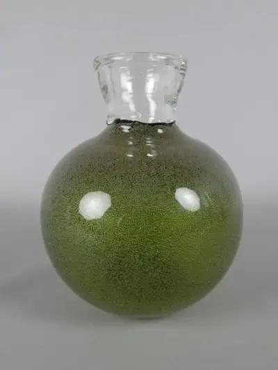 Groene glazen bolvaas met bubbels en brede rand – kavel bij De Kringwinkel, Diest