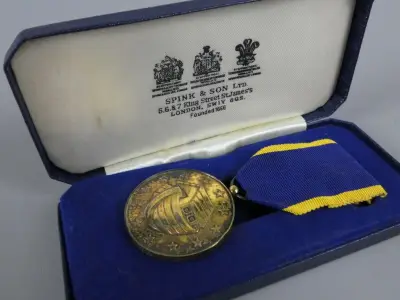 Medaille voor uitzonderlijke dienst aan dierenbescherming in Europa – kavel bij De Kringwinkel, Diest
