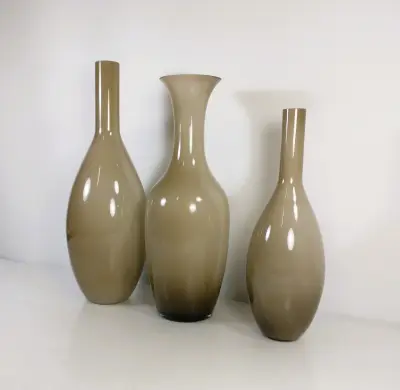 Set van 3 rookglazen vazen in modernistische stijl – kavel bij De Kringwinkel, Turnhout
