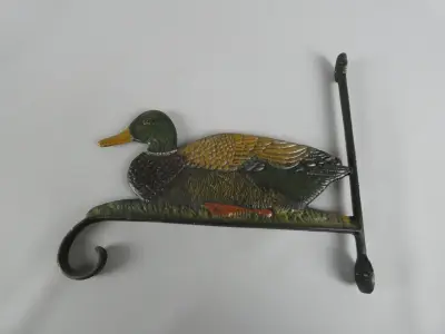 Eend wandhaak – kavel bij De Kringwinkel, Diest