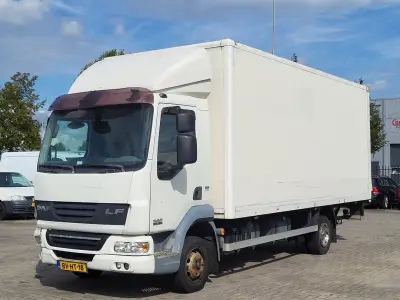 DAF FA LF45.160 DAMAGED Closed Box Taillift Automatic Cruise Control – kavel bij BAS World Auctions, Zwolle