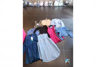 Lot de vêtements pour fille – kavel bij Clicpublic
