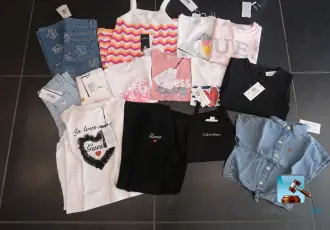 Lot de vêtements pour fille – kavel bij Clicpublic