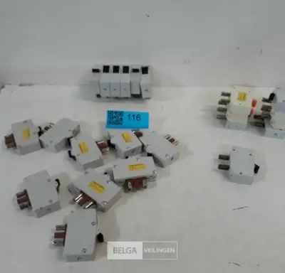 Elektrische installatie materialen - Oudsbergen – veiling bij Belga Veilingen, Oudsbergen