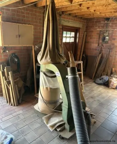 Stofafzuiger VEB Kombinat Elektromaschinenbau Elektromotorenwerke Thurm KMER 90 S-2, met een vermogen van 1.5 kW en een spanning van 220/380 V. Inc… – kavel bij Appelboom
