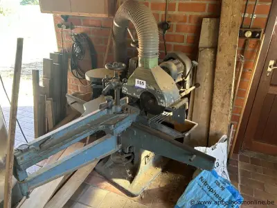 Universele houtbewerkingsmachine VERTONGEN, uitgerust met een cirkelzaag – kavel bij Appelboom