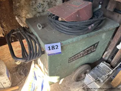 Lasapparaat SOUDOMETAL, 220V, monofase, met een lasstroombereik van 30-130A. Inclusief laskabels en een lasmasker – kavel bij Appelboom