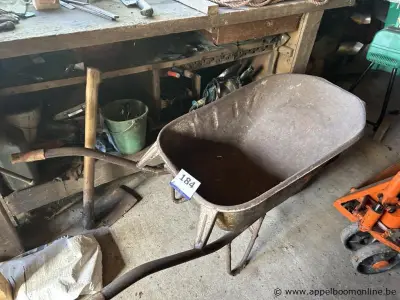 Metalen kruiwagen – kavel bij Appelboom