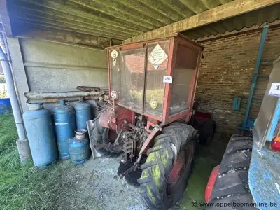 Tractor MASSEY-FERGUSON 130, voorzien van een cabine en een drie-punts hefinrichting – kavel bij Appelboom