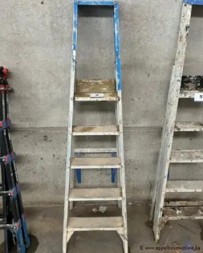 Aluminium trapladder Solide, 5 treden – kavel bij Appelboom