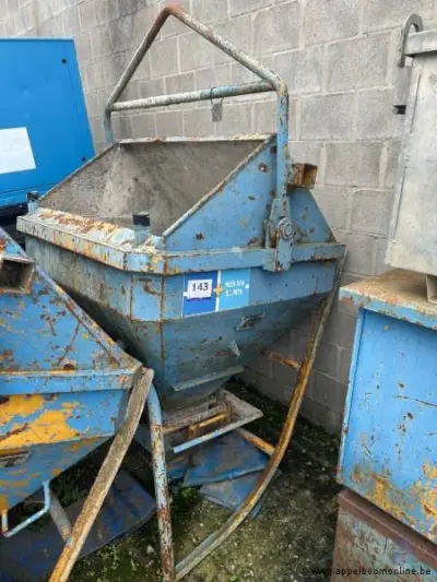 Betonkubel SECATOL TIC, bouwjaar 2008. Inhoud 500 L, eigen gewicht 275 kg – kavel bij Appelboom