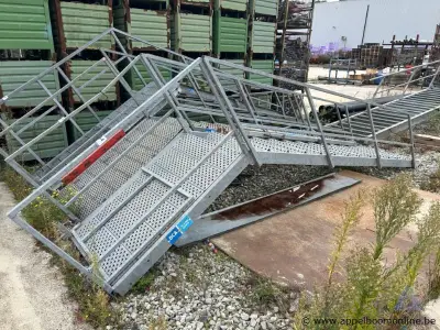 Metalen containertrap – kavel bij Appelboom