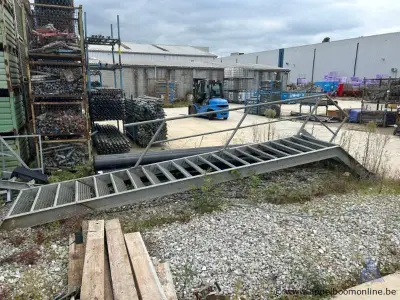 Metalen containertrap – kavel bij Appelboom