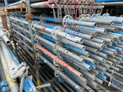 80 metalen steigerstaanders – kavel bij Appelboom