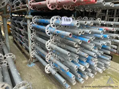 80 metalen steigerstaanders – kavel bij Appelboom