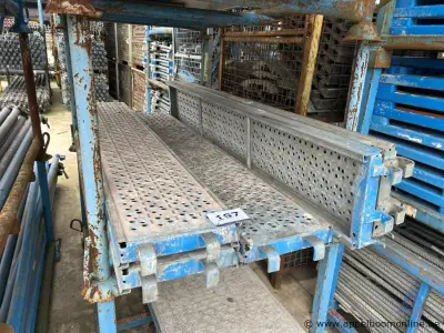 5 metalen steigerplatformen AFIX – kavel bij Appelboom