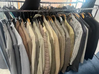 Ca. 46x Man, wollen geruite colberts – kavel bij Onlineveilingmeester, Drachten