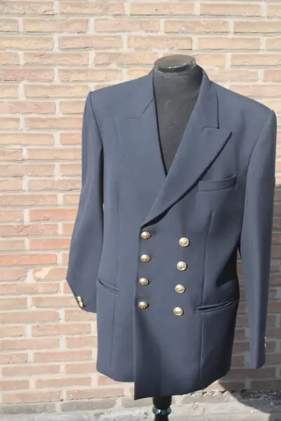 Officiële daags blauwe uniform – kavel bij De Kringwinkel, Brecht