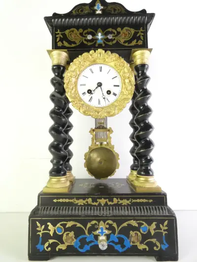 Vintage tafelklok met slinger – kavel bij De Kringwinkel, Heverlee