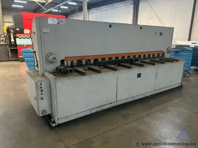 Industriële plaatschaar LVD MV-E met een maximale diktecapaciteit van 6 mm. Inclusief voetpedaal – kavel bij Appelboom