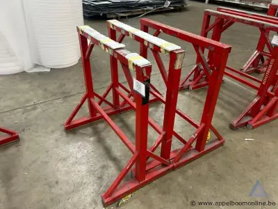 3 metalen werksteunen – kavel bij Appelboom