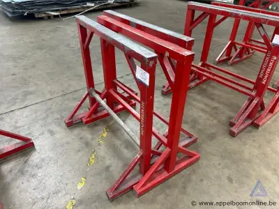 3 metalen werksteunen – kavel bij Appelboom