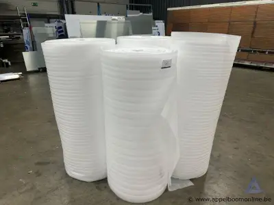 4 rollen schuimfolie – kavel bij Appelboom