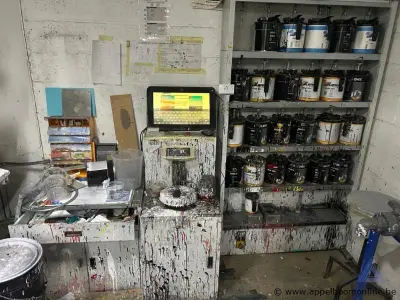 Automatische verfmengmachine JELEMIX PaintManager XI met geïntegreerde computer en PaintManager XI software. Inclusief diverse rekken met verfblikken – kavel bij Appelboom
