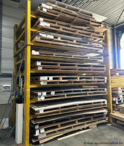 Rek inhoudend diverse Plexiglas platen wo. Thyssen Krupp Plastics, type Plexi WH73 – kavel bij Appelboom