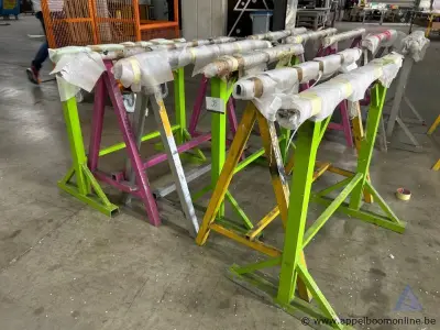 6 metalen schragen – kavel bij Appelboom