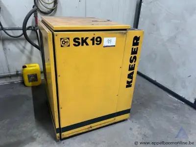Industriële compressor KAESER SK 19, bouwjaar 1995, met een vermogen van 11 kW. 78230 bedrijfsuren – kavel bij Appelboom
