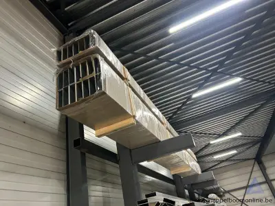 21 aluminium kokers, afmetingen 200 x 65 x 3 mm, lengte 6000mm – kavel bij Appelboom