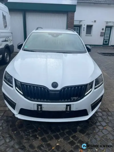 Aus Insolvenz: Skoda Octavia RS TSI – veiling bij industrieauktion.online