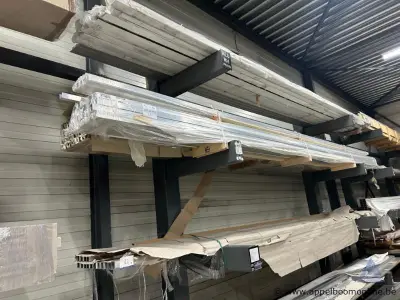 150 aluminium profielen. Onder andere U-profielen met afmetingen 40x40x40x4 mm – kavel bij Appelboom