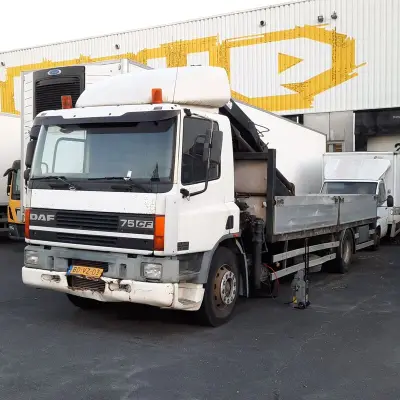 Vrachtwagen, DAF, AE75RC – kavel bij Domeinen Roerende Zaken, Hoogeveen