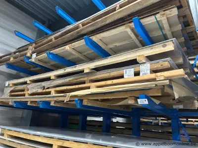 Lot bestaande uit diverse aluminiumplaten – kavel bij Appelboom