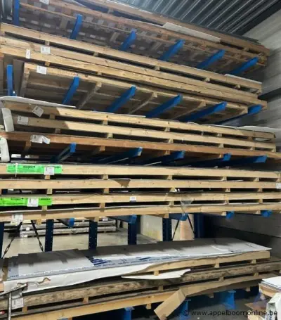 Lot diverse aluminium composiet- en kunststofplaten wo ALUCOIL – kavel bij Appelboom