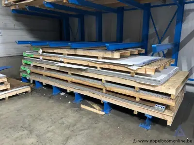 Lot diverse aluminium composiet- en kunststofplaten wo ALUCOIL – kavel bij Appelboom